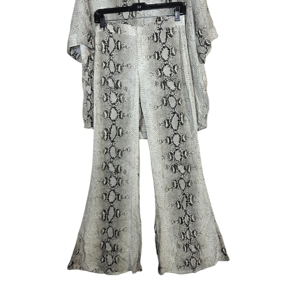 Zara Snake Print Flare Pants and buttond down shirt coordinates/blouse &Pants - Picture 6 of 15